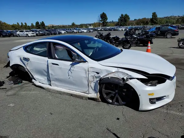5YJSA1E27LF415814 — 2020 Tesla Model S, фото 4 с аукциона Copart 25.09.2026, Задняя часть