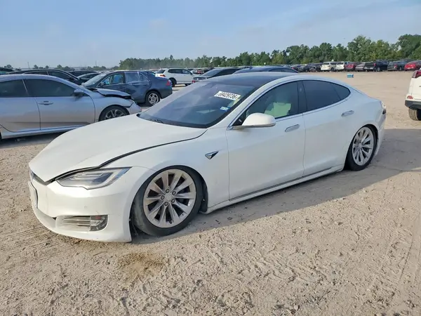 5YJSA1E29LF363165 — 2020 Tesla Model S, Вандализм (Vandalism), фото до ремонта