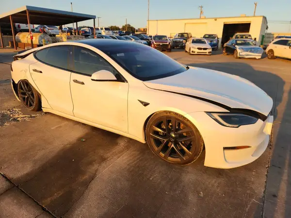 5YJSA1E58NF480118 — 2022 Tesla Model S, фото 4 с аукциона Copart, Боковая часть