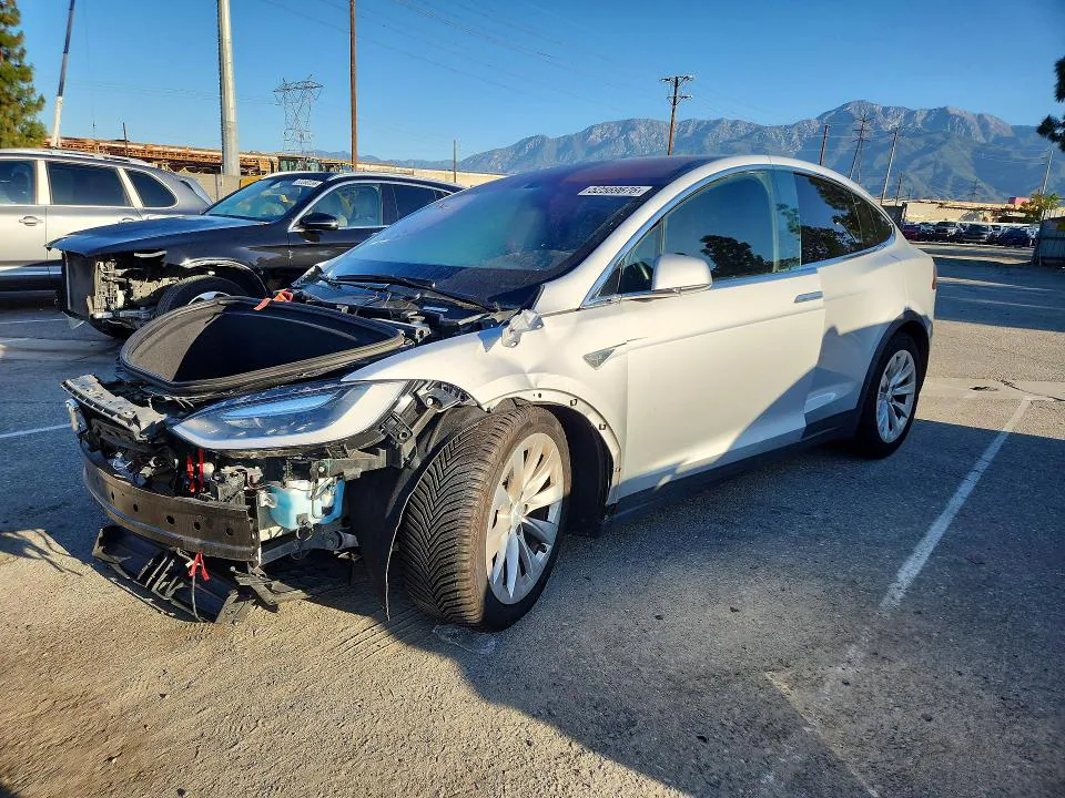 2016 TESLA MODEL X VIN 5YJXCAE24GF019426 фото 1