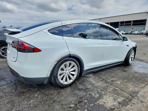 2016 Tesla MODEL X VIN 5YJXCDE24GF026216 фото 3