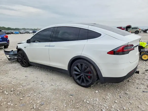 5YJXCBE41GFS00247 — 2016 Tesla Model X, фото 2 с аукциона Copart, Передняя часть