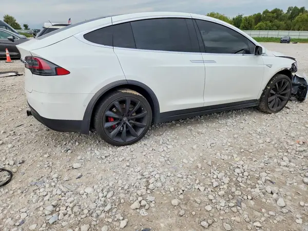 5YJXCBE41GFS00247 — 2016 Tesla Model X, фото 3 с аукциона Copart, Передняя часть