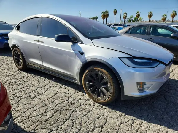 5YJXCDE28GF025909 — 2016 Tesla Model X, фото 4 с аукциона Copart, Задняя часть