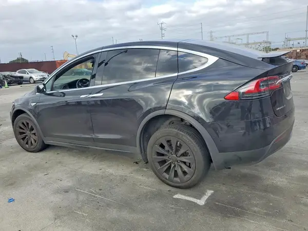5YJXCBE20GF008087 — 2016 Tesla Model X, фото 2 с аукциона Copart 30.09.2026, Передняя часть