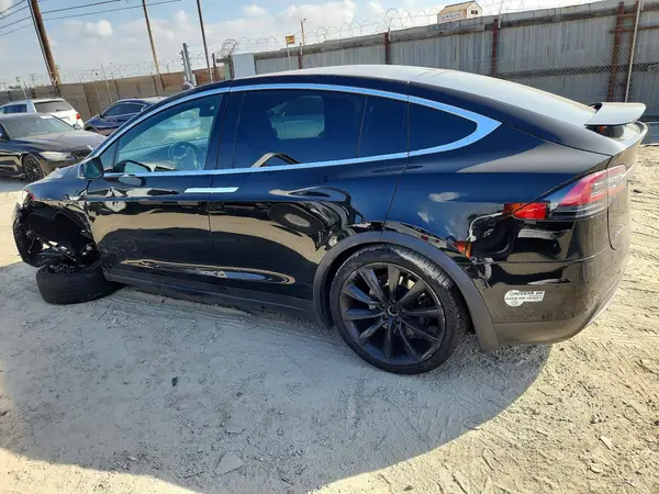 5YJXCAE25GF006488 — 2016 Tesla Model X, фото 2 с аукциона Copart 28.09.2026, Передняя часть