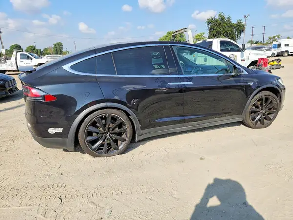 5YJXCAE25GF006488 — 2016 Tesla Model X, фото 3 с аукциона Copart 28.09.2026, Передняя часть