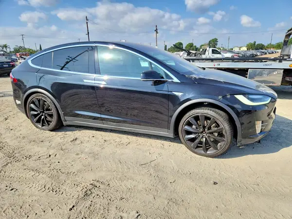 5YJXCAE25GF006488 — 2016 Tesla Model X, фото 4 с аукциона Copart 28.09.2026, Передняя часть