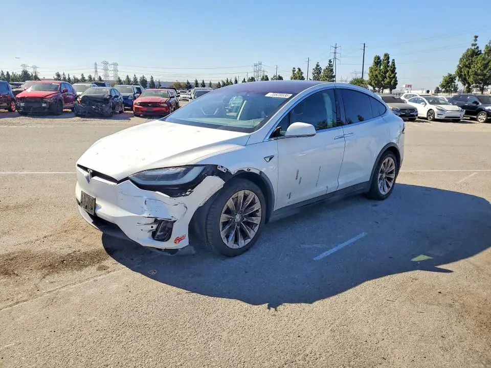 5YJXCDE24GF026166 Tesla Model X 2016 — повреждение Передняя часть, фото до ремонта