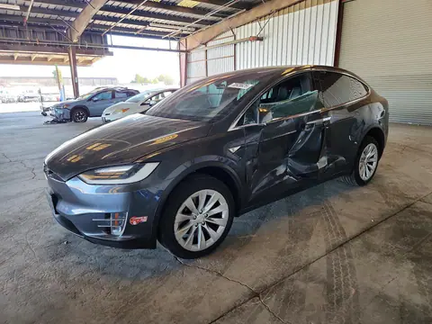 5YJXCBE22GF015073 — 2016 Tesla Model X, Сторона, фото до ремонта