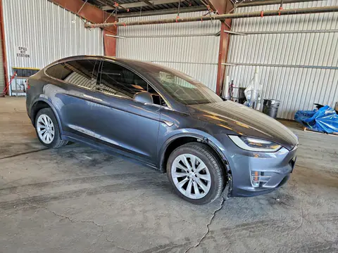 2016 Tesla Model X VIN 5YJXCBE22GF015073 фото 4