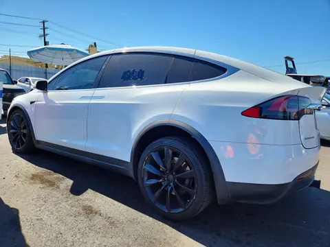2016 Tesla Model X VIN 5YJXCBE20GF025584 фото 2