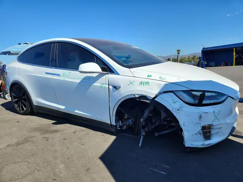 2016 Tesla Model X VIN 5YJXCBE20GF025584 фото 4