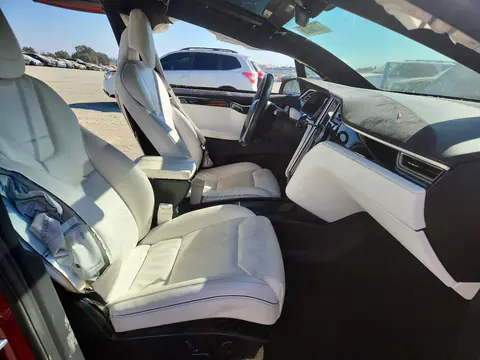 2016 Tesla Model X VIN 5YJXCBE47GF028841 фото 7