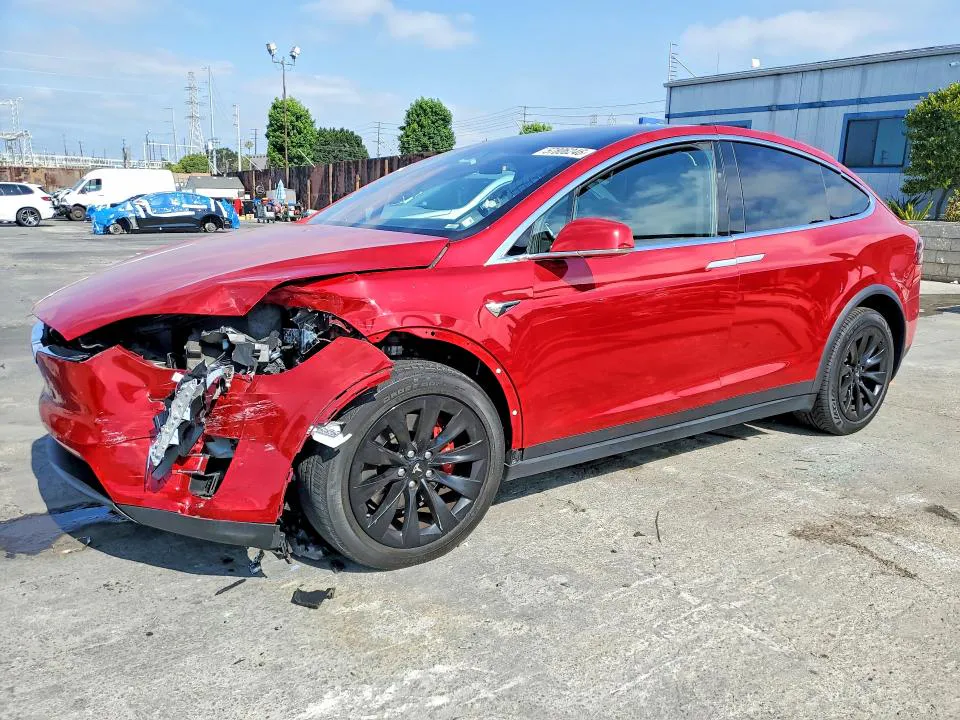 2017 Tesla MODEL X VIN 5YJXCAE24HF057692 фото 1