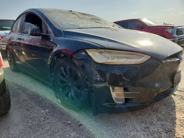 5YJXCBE22HF069524 — 2017 Tesla Model X, фото 4 с аукциона Copart, Пожар