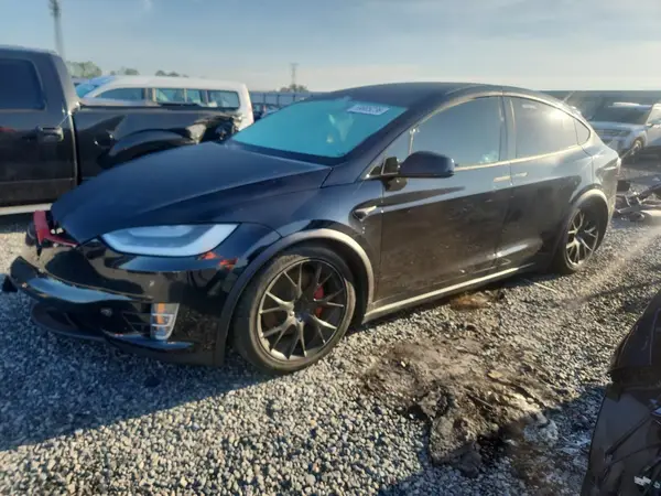 5YJXCBE46HF039640 — 2017 Tesla Model X, Передняя часть (Front End), фото до ремонта