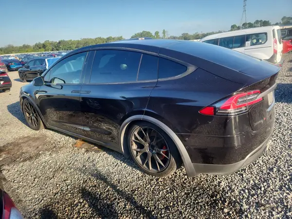 5YJXCBE46HF039640 — 2017 Tesla Model X, фото 2 с аукциона Copart, Передняя часть