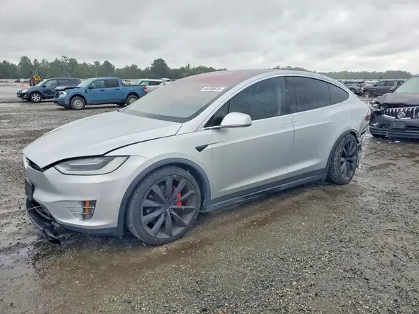 5YJXCDE48HF056158 — 2017 Tesla Model X, Задняя часть (Rear End), фото до ремонта