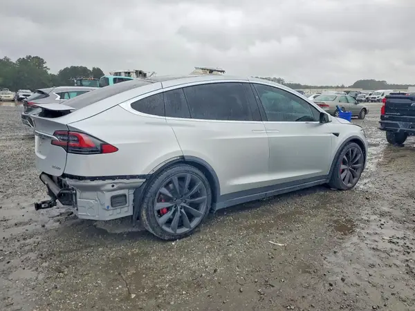 2017 TESLA MODEL X VIN 5YJXCDE48HF056158 фото 3