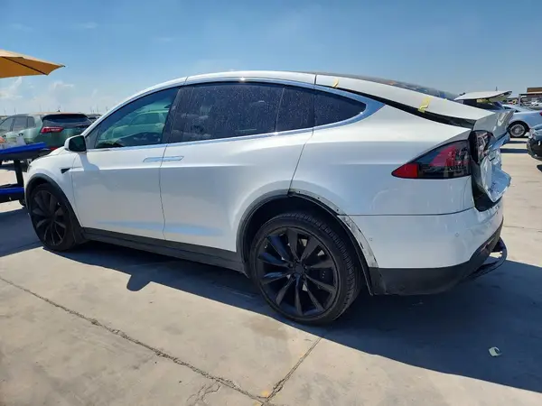 5YJXCBE24HF075714 — 2017 Tesla Model X, фото 2 с аукциона Copart, Задняя часть
