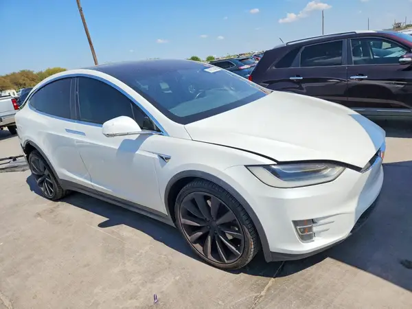 5YJXCBE24HF075714 — 2017 Tesla Model X, фото 4 с аукциона Copart, Задняя часть