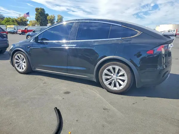 5YJXCAE22HF041538 — 2017 Tesla Model X, фото 2 с аукциона Copart, Передняя часть