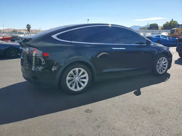 5YJXCAE22HF041538 — 2017 Tesla Model X, фото 3 с аукциона Copart, Передняя часть