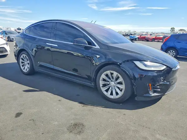 5YJXCAE22HF041538 — 2017 Tesla Model X, фото 4 с аукциона Copart, Передняя часть