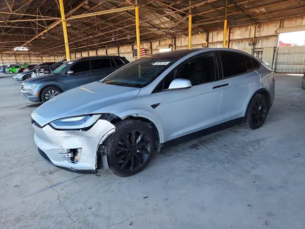 5YJXCBE21HF035655 — 2017 Tesla Model X, Передняя часть (Front End), фото до ремонта