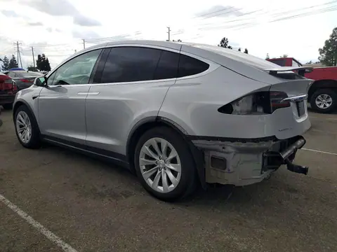 2018 Tesla MODEL X VIN 5YJXCBE29JF115372 фото 2