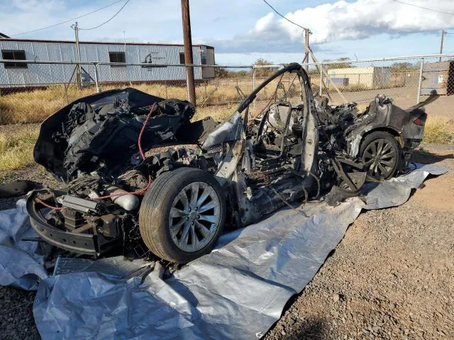 2018 Tesla MODEL X VIN 5YJXCAE24JF141095 фото 1