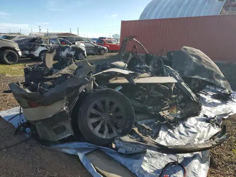 2018 Tesla MODEL X VIN 5YJXCAE24JF141095 фото 3
