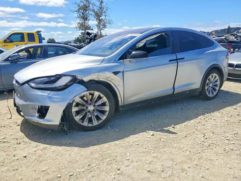 5YJXCAE25JF120031 — 2018 Tesla Model X, Передняя часть (Front End), фото до ремонта