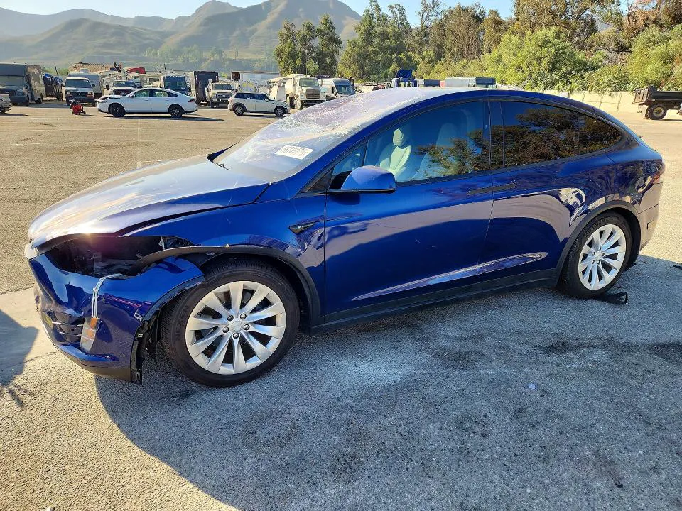 2018 Tesla MODEL X VIN 5YJXCDE27JF140492 фото 1