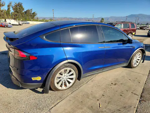 2018 Tesla MODEL X VIN 5YJXCDE27JF140492 фото 3
