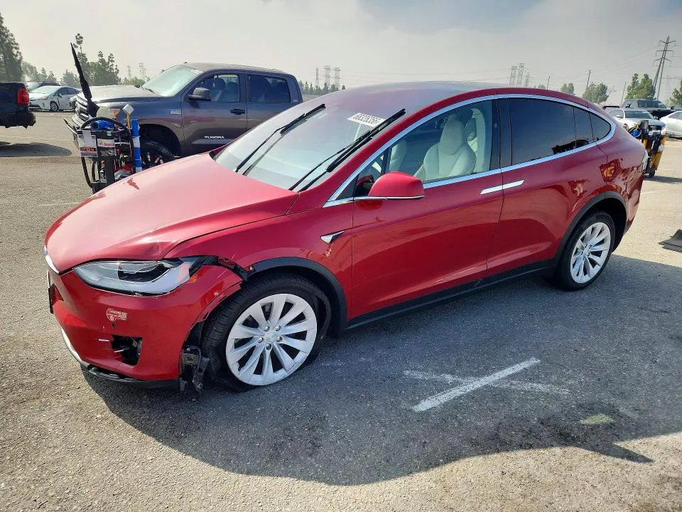 2018 Tesla MODEL X VIN 5YJXCDE28JF101961 фото 1