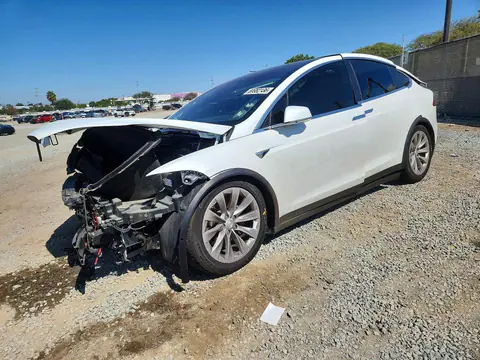 5YJXCBE2XJF104512 — 2018 Tesla Model X, Передняя часть (Front End), фото до ремонта