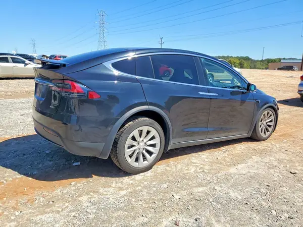 5YJXCBE25JF121914 — 2018 Tesla Model X, фото 3 с аукциона Copart, Ходовая часть