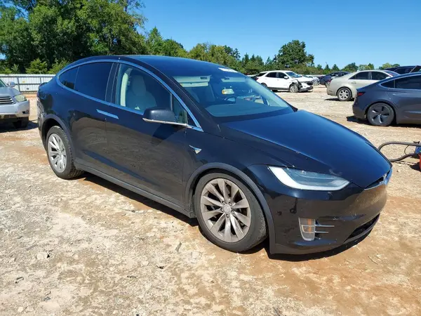 5YJXCBE25JF121914 — 2018 Tesla Model X, фото 4 с аукциона Copart, Ходовая часть