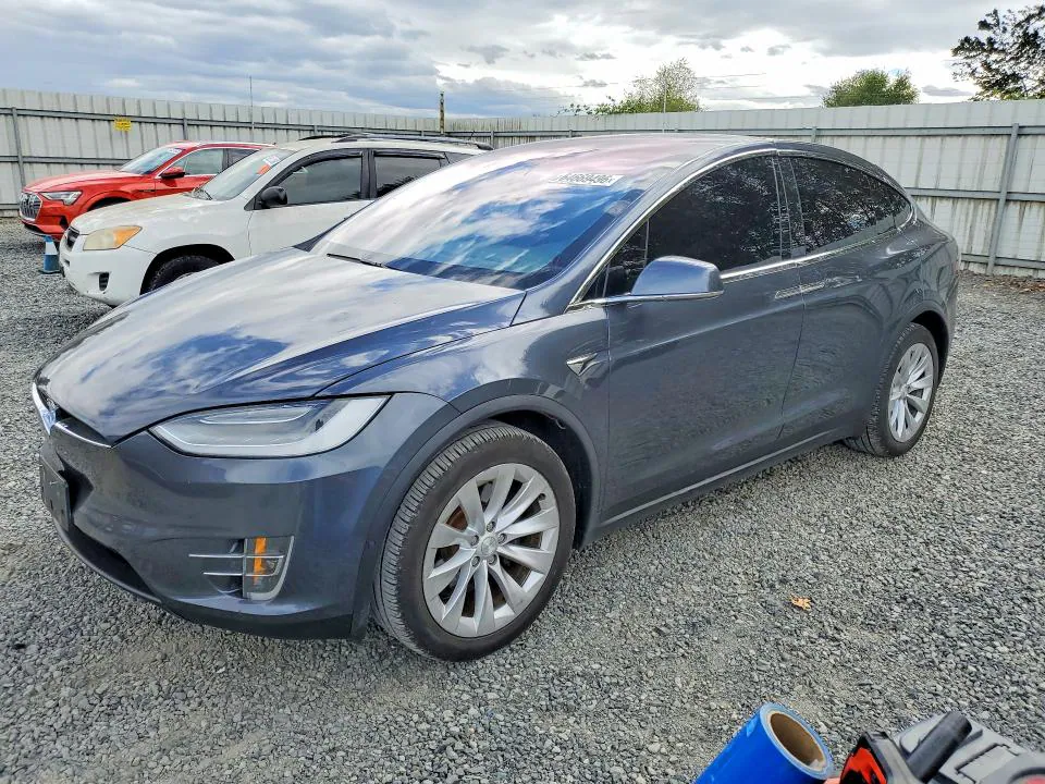 2019 Tesla MODEL X VIN 5YJXCAE23KF212174 фото 1