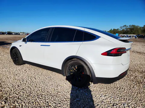 2019 Tesla Model X VIN 5YJXCBE43KF203305 фото 2