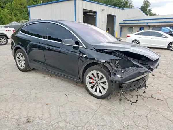 5YJXCDE4XKF205337 — 2019 Tesla Model X, фото 4 с аукциона Copart, Передняя часть
