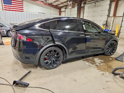 2019 Tesla Model X VIN 5YJXCBE44KF185705 фото 3