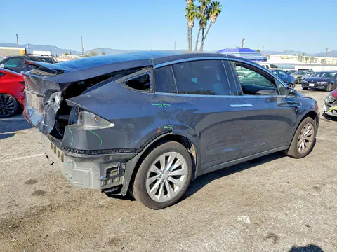 2019 Tesla MODEL X VIN 5YJXCAE29KF182906 фото 3