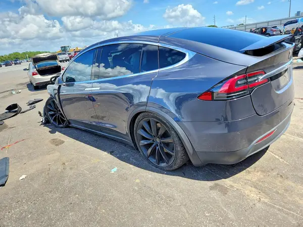 5YJXCBE23LF283186 — 2020 Tesla Model X, фото 2 с аукциона Copart 02.10.2026, Передняя часть