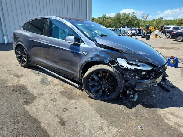5YJXCBE23LF283186 — 2020 Tesla Model X, фото 4 с аукциона Copart 02.10.2026, Передняя часть