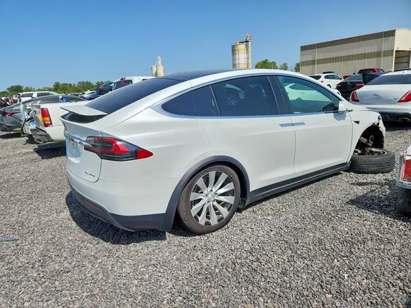 5YJXCAE2XLF232729 — 2020 Tesla Model X, фото 3 с аукциона Copart, Передняя часть