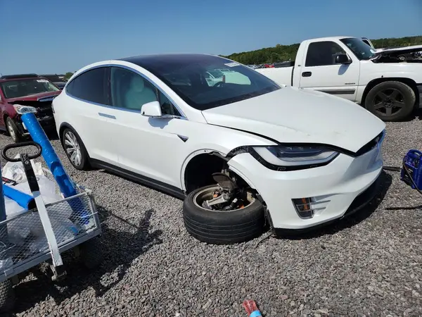 5YJXCAE2XLF232729 — 2020 Tesla Model X, фото 4 с аукциона Copart, Передняя часть
