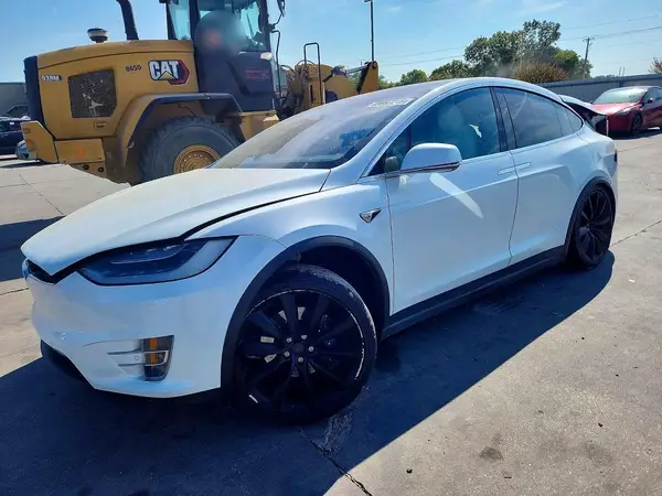 5YJXCBE23LF296228 — 2020 Tesla Model X, Боковая часть (Side), фото до ремонта